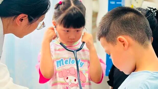 什么？幼儿园里有间“梦想医学院”！家园社协同共育健康的孩子
