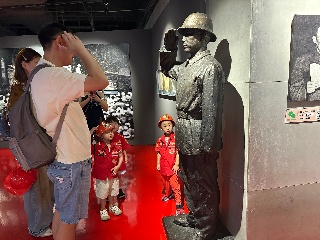 致敬英雄.jpeg