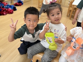 大班送礼物.jpg